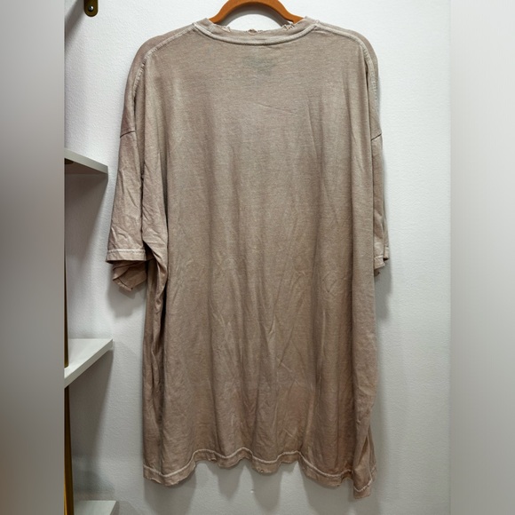 Oversized Jefferson Airplane Tshirt with “somebody to love” on the front - Picture 3 of 3